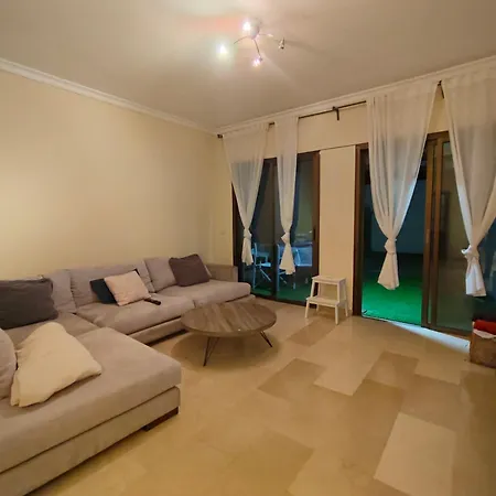 Peaceful Escape Apartment *